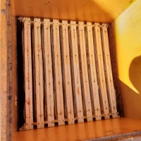 Wabenhonig im Holzrahmen (3400±100g)